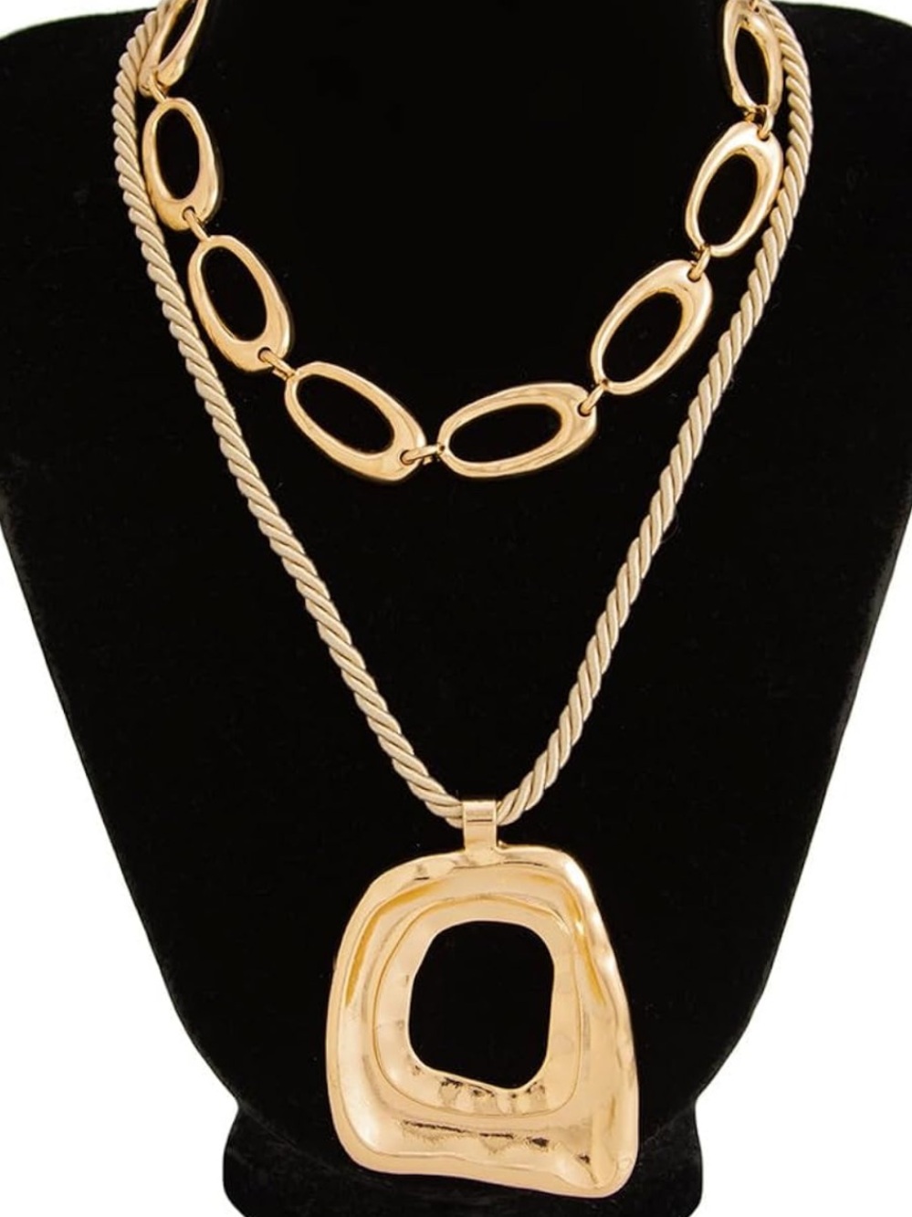 Anthropologie Gold Layered Oval Link Necklace with Sculpted Pendant - Picture 5 of 7